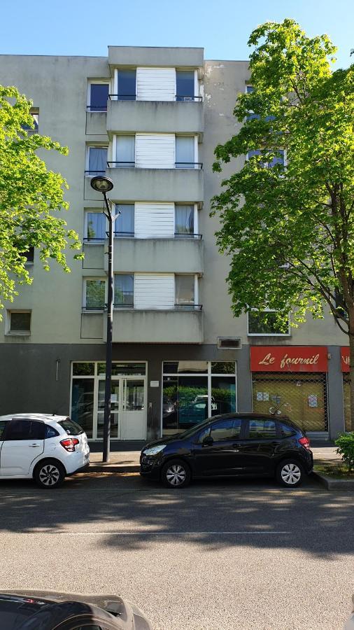 Studio Individuel - Le Musset & Parking Gratuit Devant L'Immeuble Apartment Grenoble Bagian luar foto